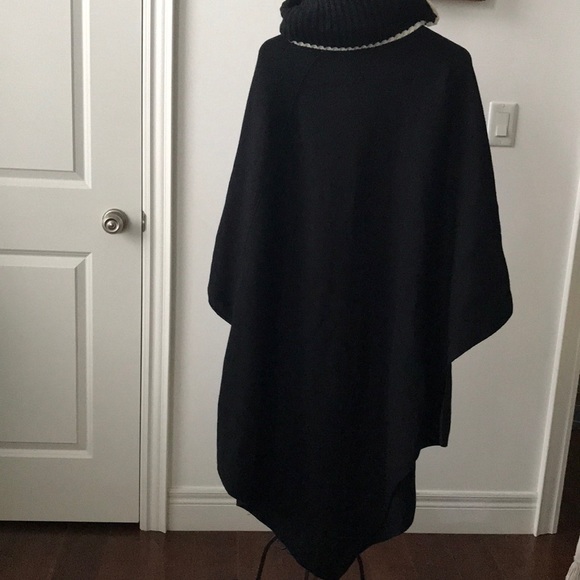Zara Knit Cape - Picture 3 of 4